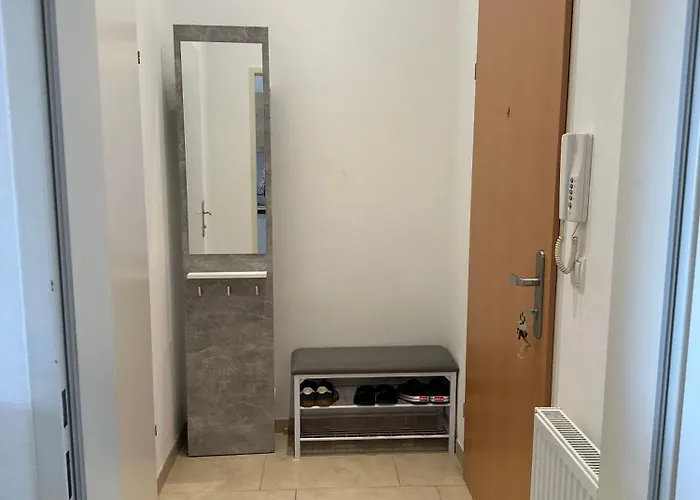 Fiesta Apartment *